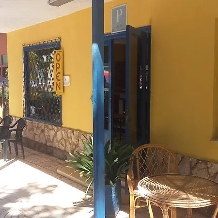 Guest house Hostal Salou Salou
