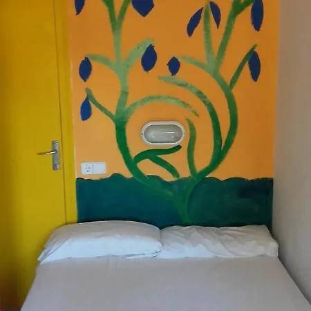 ゲストハウス Hostal Salou