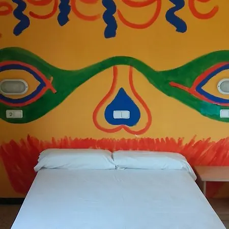 ゲストハウス Hostal Salou *